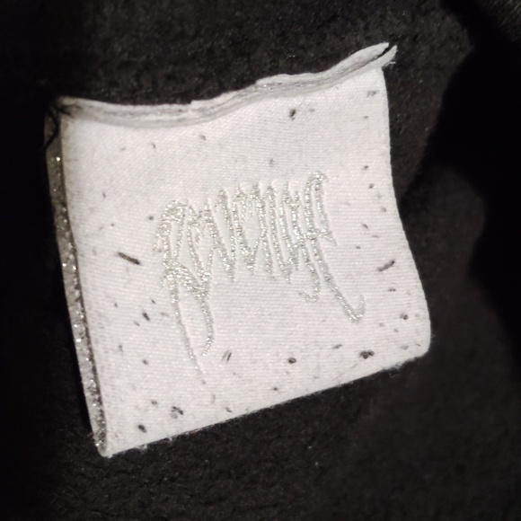 Revenge Crossbones Shorts - Picture 3 of 4